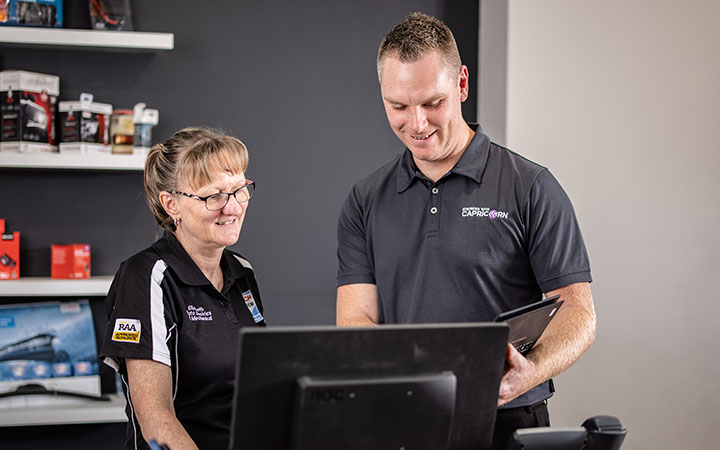 Capricorn Area Manager helping Member
