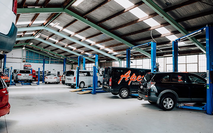 Workshop with cars