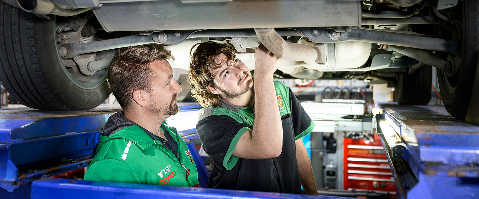 2025 Capricorn Rising Stars Region Winner for New South Wales and the ACT Zone, Lauchlan Madsen, working on a car with his employer