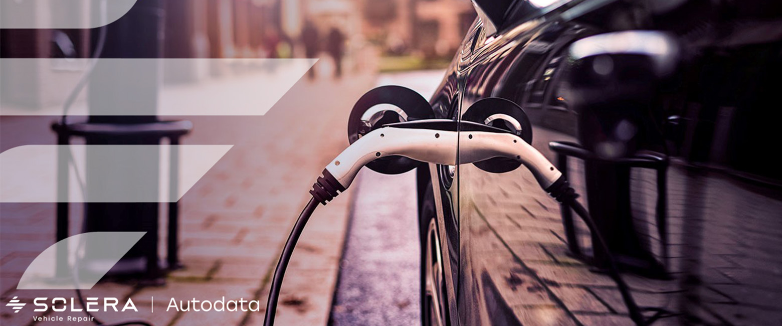 Eletric vehicle connected to a charge station