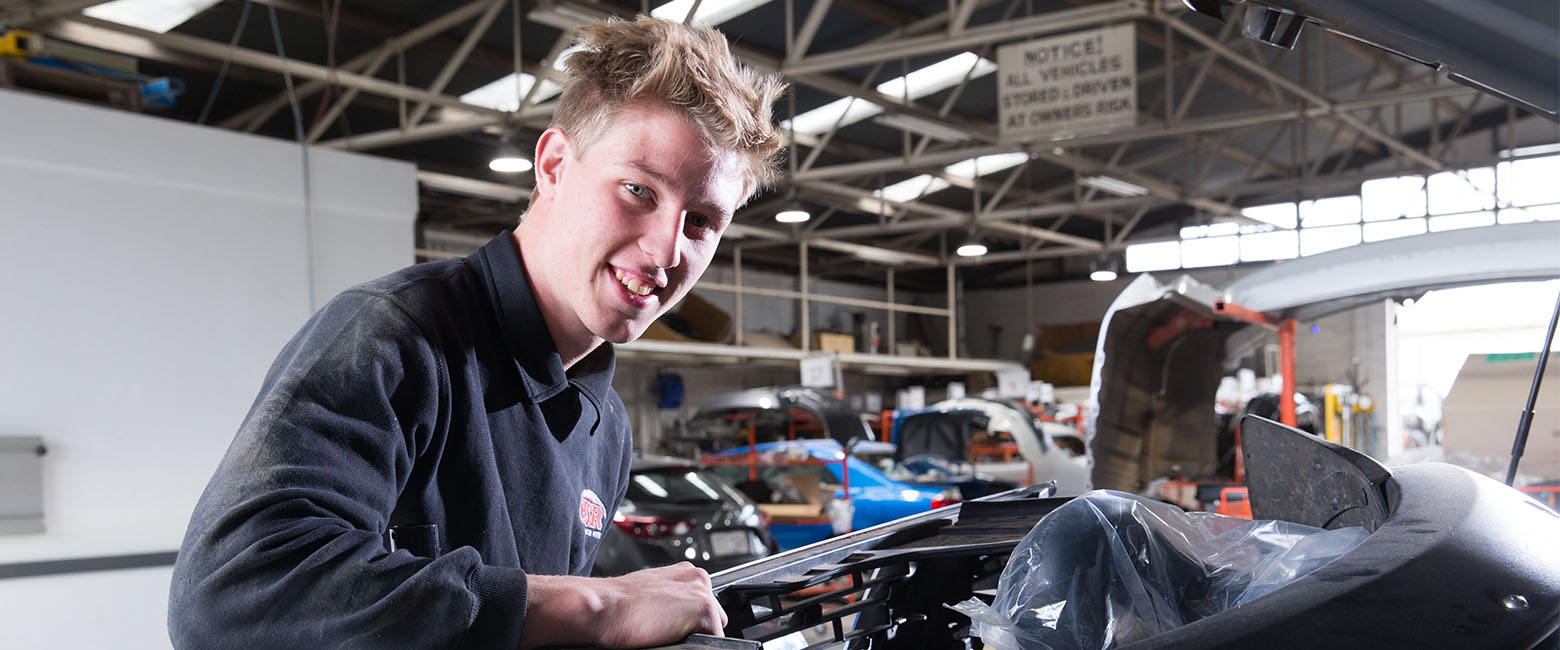 Apprentice fixes car