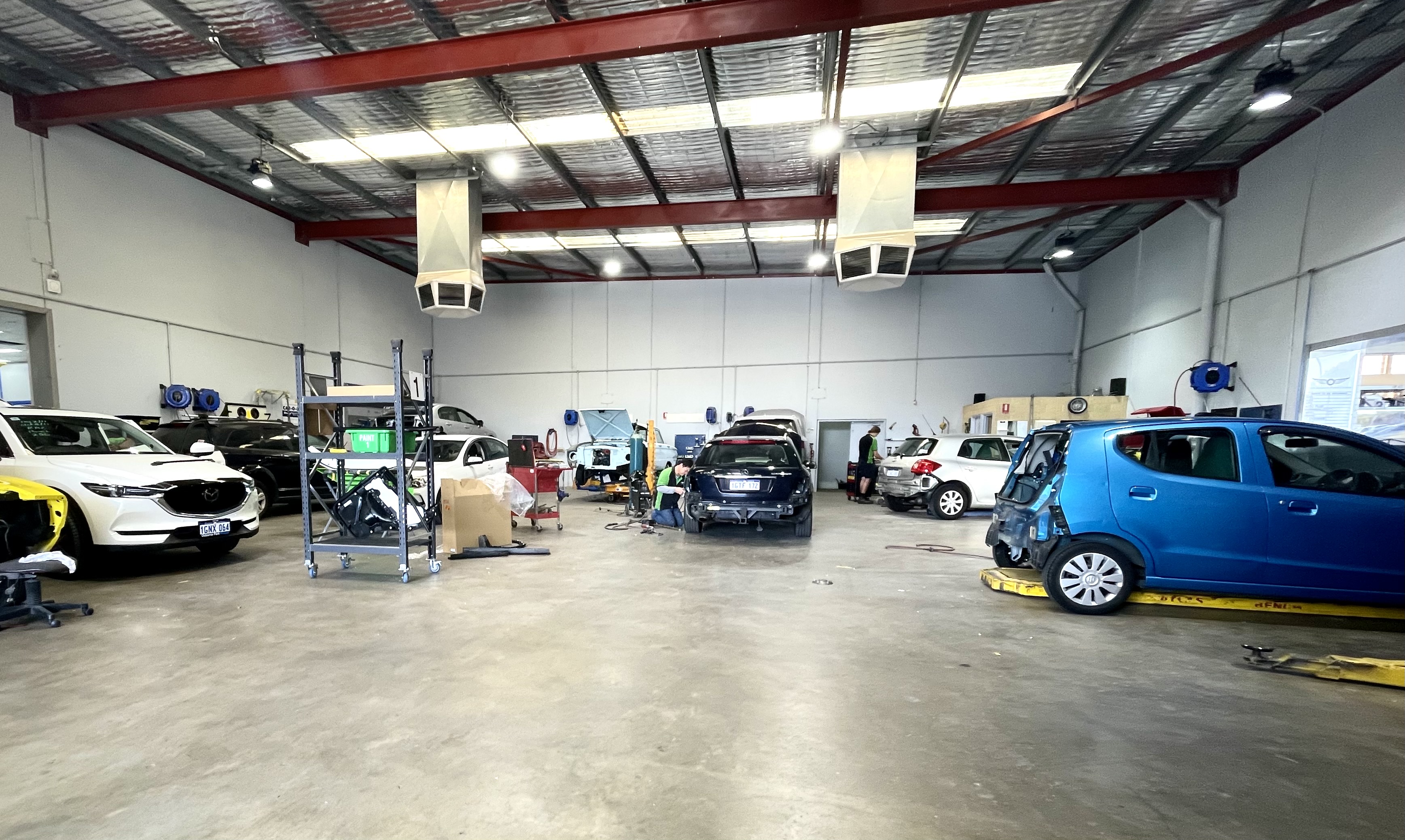 A very spacious car workshop